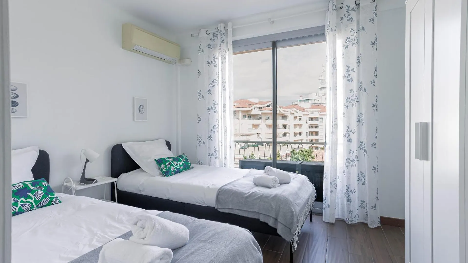 Apartment Diplomate - 2 Chambres, 15Mn Du Palais, Charmant, Balcon, Clim Cannes France