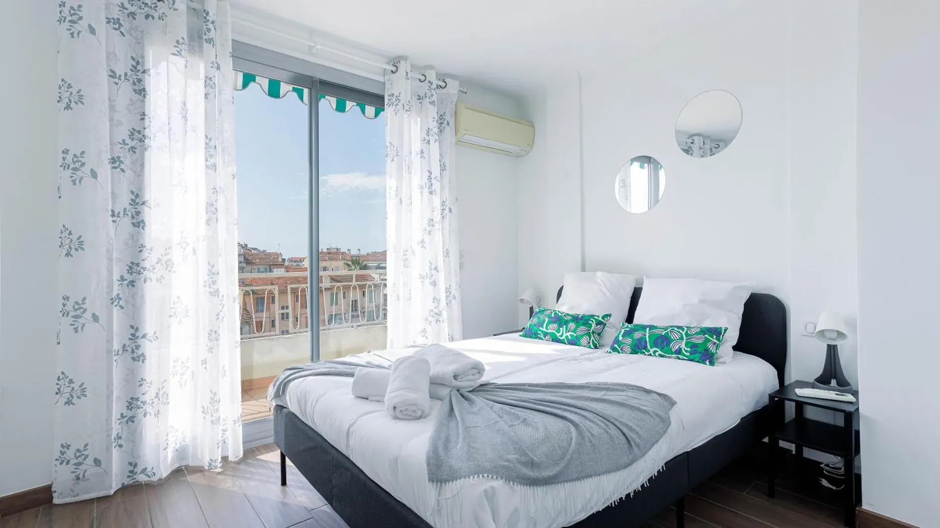Diplomate - 2 Chambres, 15Mn Du Palais, Charmant, Balcon, Clim Cannes Apartment