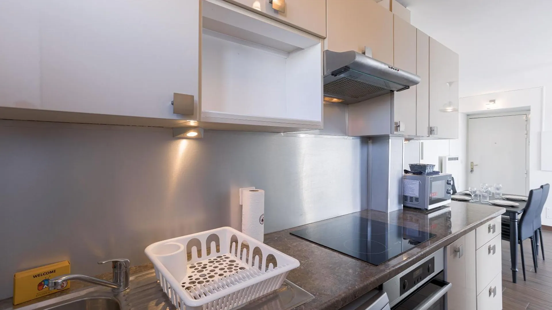 Apartment Diplomate - 2 Chambres, 15Mn Du Palais, Charmant, Balcon, Clim Cannes